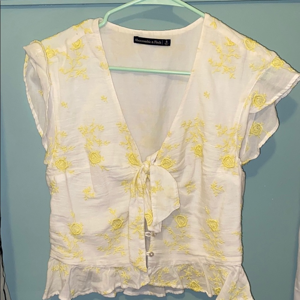 Abercrombie and Fitch floral Super cute tie front top